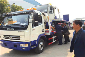 兰溪汽车道路救援拖车价格